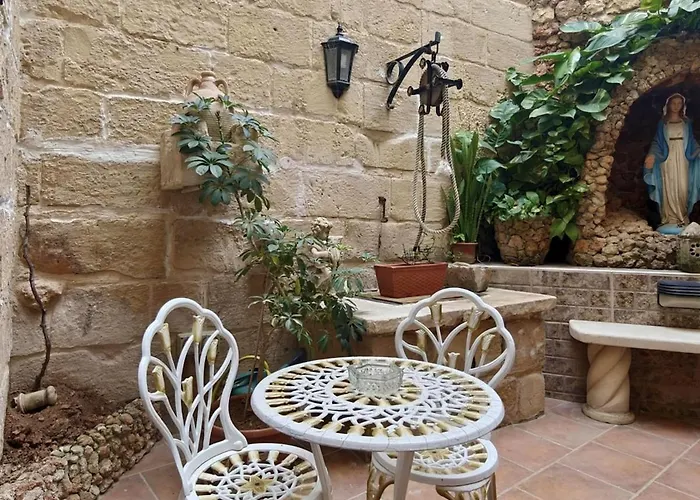 Traditional House Of Character - 6 Guests Max